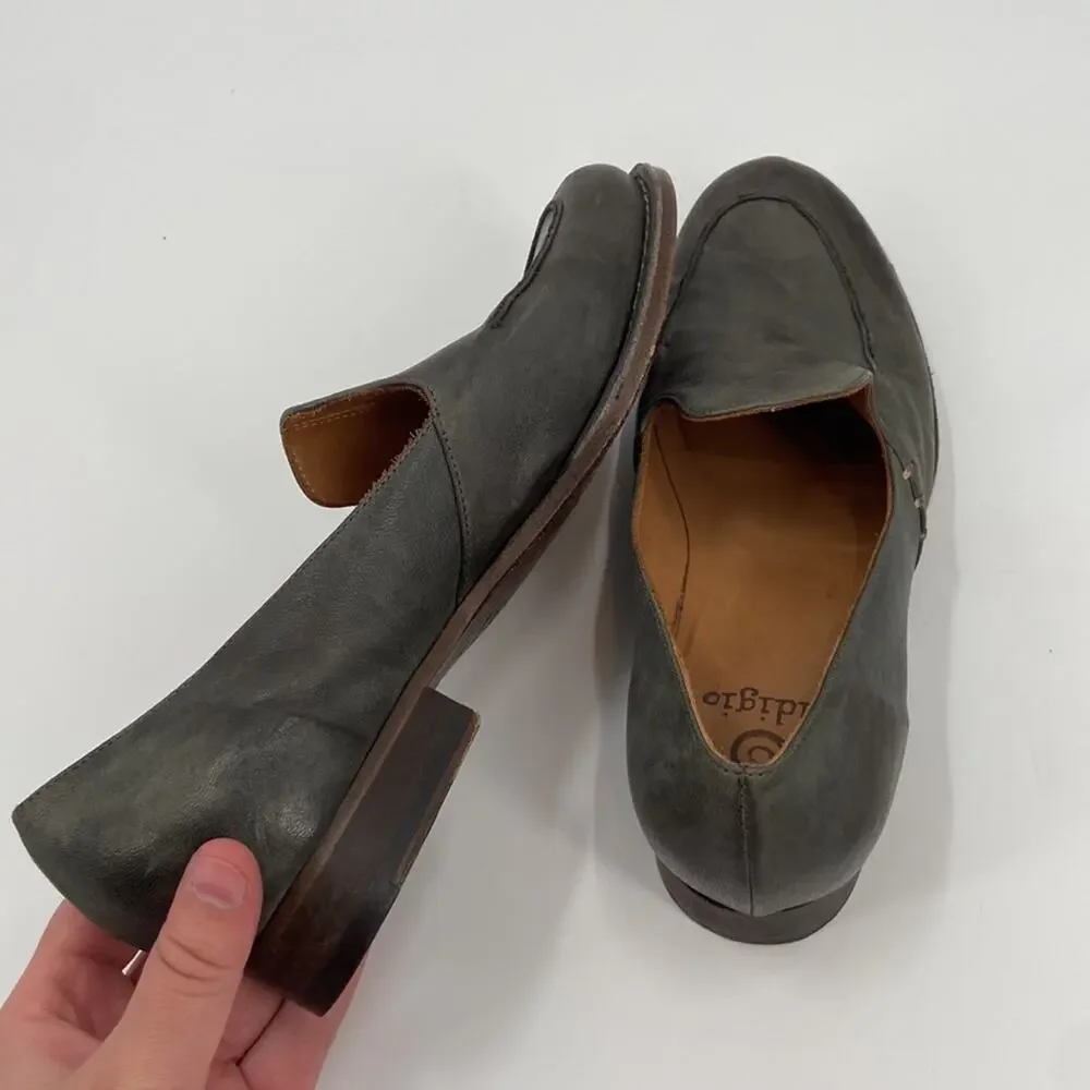 Gidigio gray leather loafers
